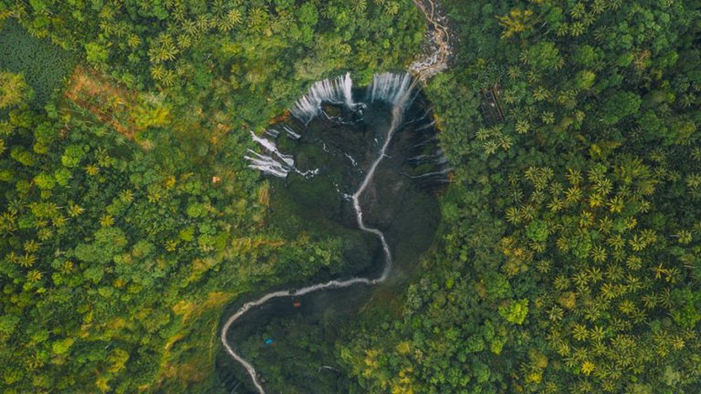 Atónito ante el milagro de la cascada más hermosa de Indonesia, foto 3.jpg
