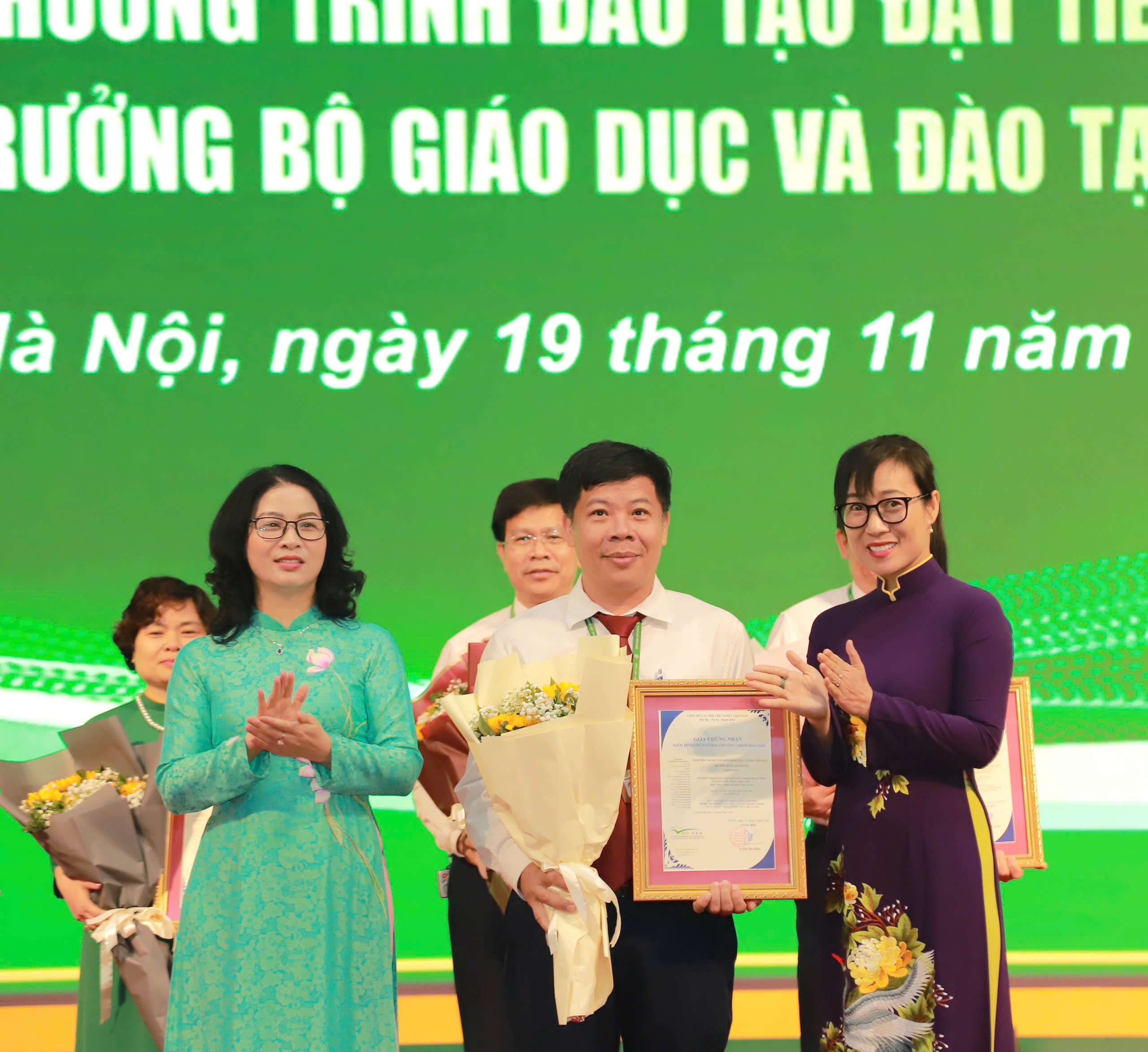 Giám đốc Học viện Nông nghiệp Việt Nam: Sự nghiệp 