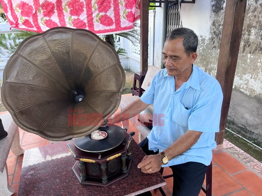 CLIP: Đáng nể cơ ngơi đồ cổ của lão nông ở xứ bưởi Năm Roi - Ảnh 14.