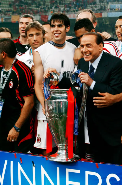 Monde - L'ancien Premier ministre italien Silvio Berlusconi est décédé à l'âge de 86 ans (Photo 5).