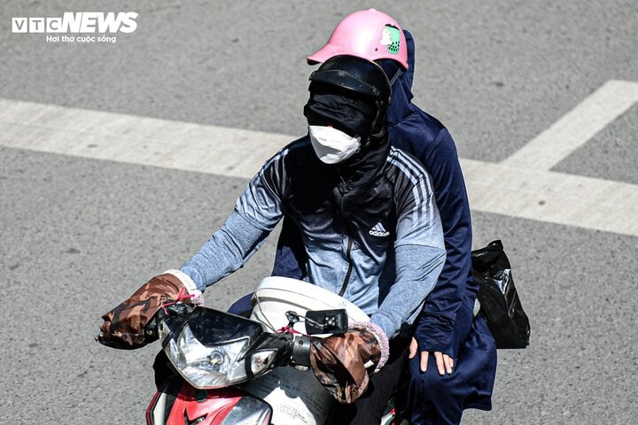 ホーチミン市の今日の天気は1月1日、部分的に曇り、早朝から晴れ、正午の紫外線レベルは有害レベルです。