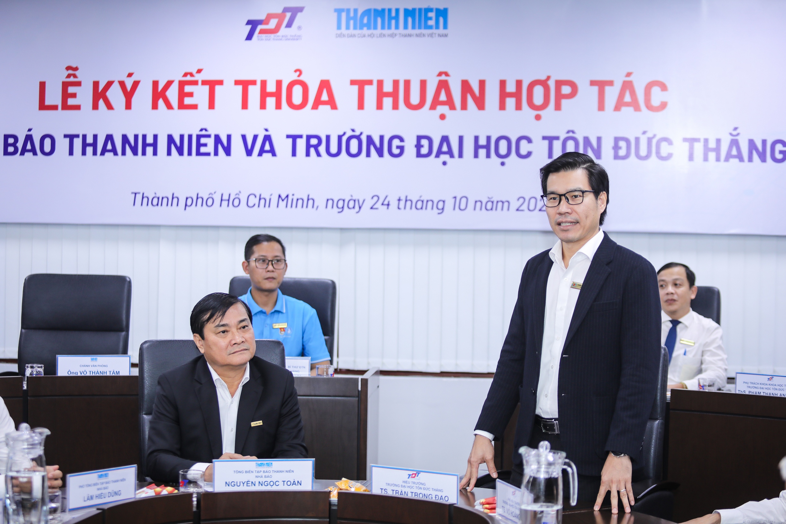 Báo Thanh Niên ký kết hợp tác với Trường ĐH Tôn Đức Thắng- Ảnh 4.