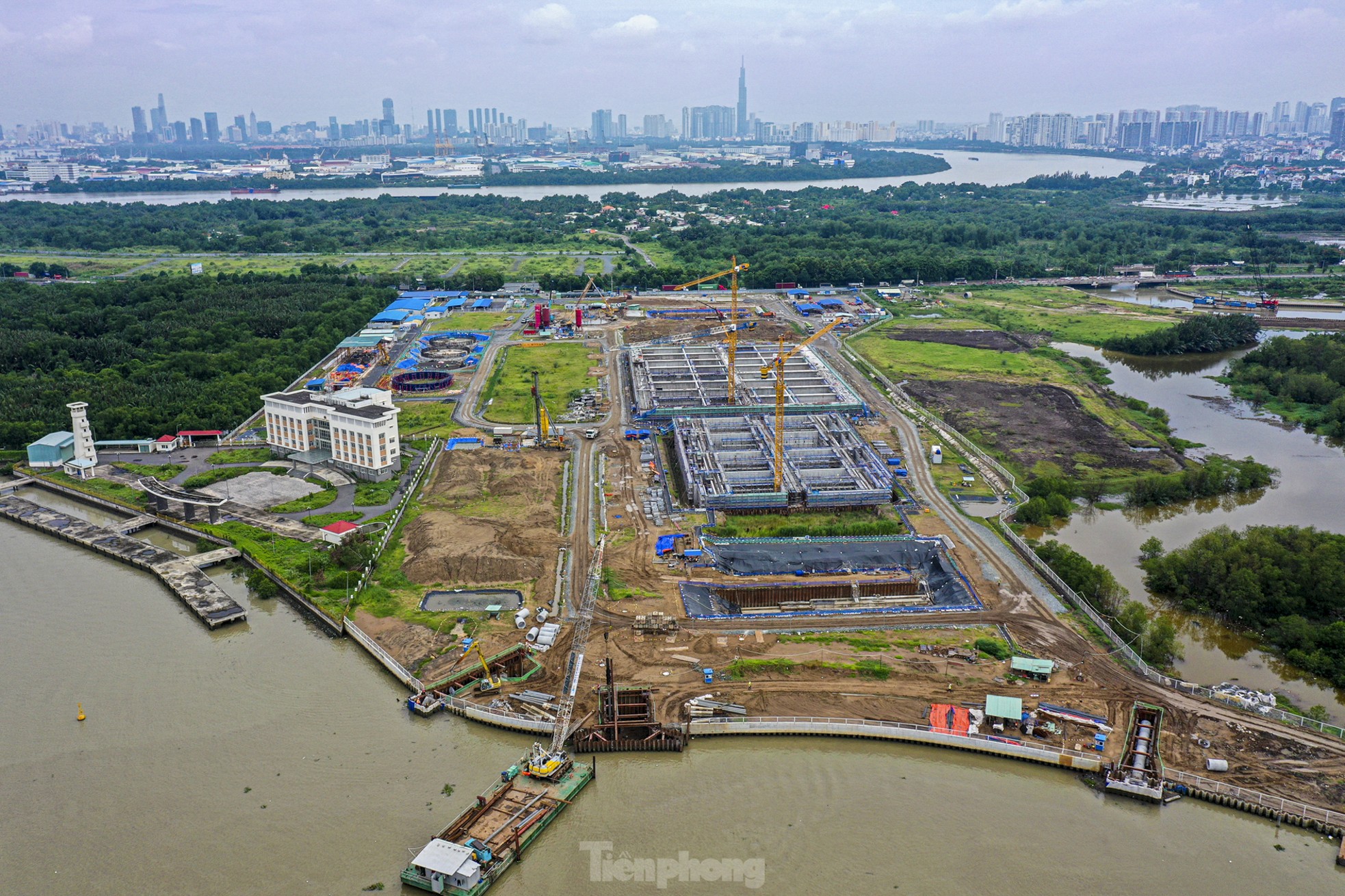 ภาพระยะใกล้ของโรงบำบัดน้ำเสียมูลค่า 6,000 พันล้านดอง ซึ่งเป็นโรงบำบัดน้ำเสียที่ใหญ่ที่สุดในเอเชียตะวันออกเฉียงใต้ ในนครโฮจิมินห์ ภาพที่ 1