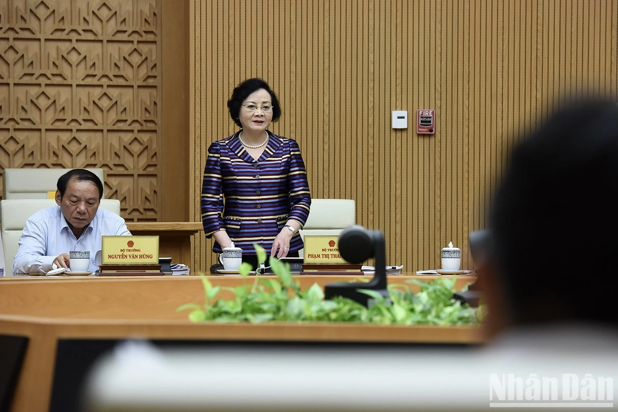 [Photo] Le Premier ministre préside la réunion du gouvernement sur l'élaboration des lois en juillet, photo 7