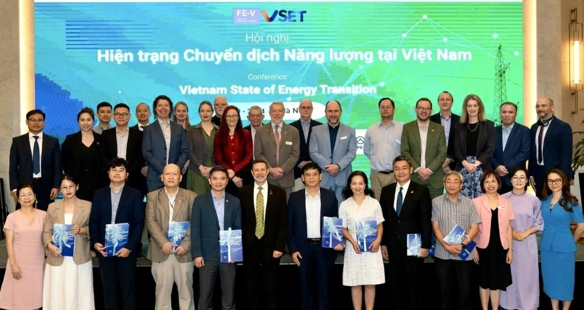 EVNGENCO3 nimmt an der Konferenz zum aktuellen Stand der Energiewende in Vietnam teil