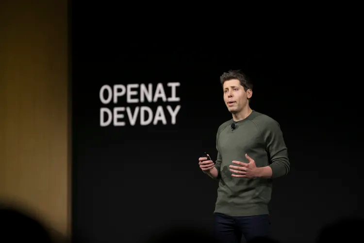 Cách đây một tuần, Sam Altman thể hiện tham vọng xây dựng một siêu trí tuệ nhân tạo tại sự kiện DevDay do OpenAI tổ chức (Ảnh: OpenAI).