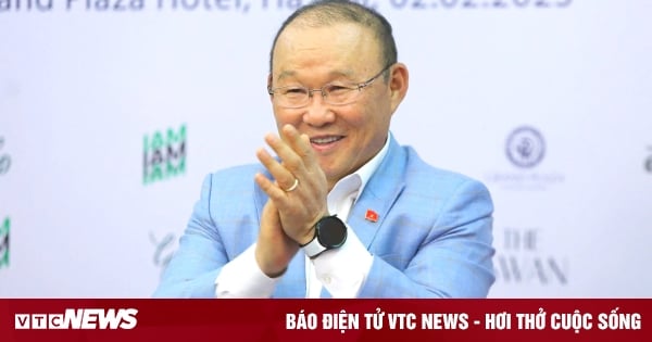 Mr. Park Hang Seo is the interim coach of the Vietnam national team, why not?