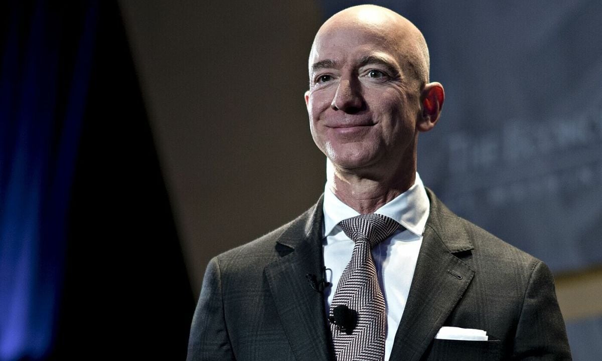 Jeff Bezos gây chú ý khi chỉ mua một cổ phiếu Amazon