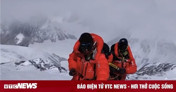 Độ sâu thực sự của lớp tuyết dày trên đỉnh Everest là bao nhiêu?