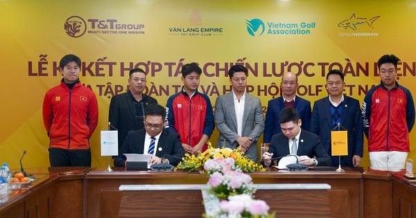 Chủ tịch CLB Hà Nội Đỗ Vinh Quang ký kết với Học viện golf Việt Nam