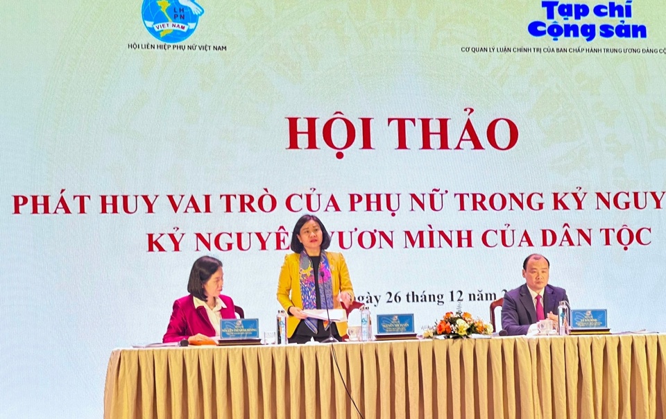 Chủ tịch Trung ương Hội LHPN Việt Nam Nguyễn Thị Tuyến điều hành hội thảo - Ảnh: Bảo Lâm