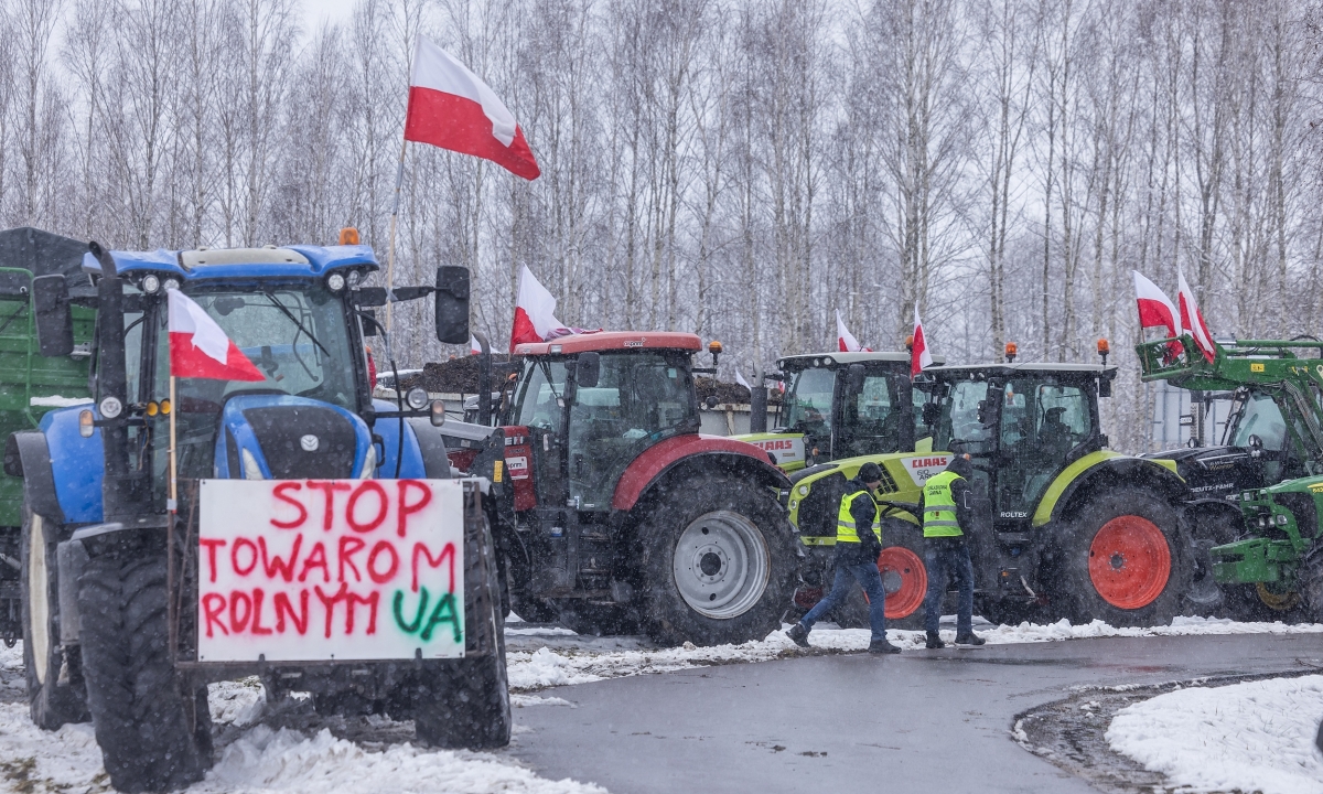 L'Ukraine appelle la Pologne à punir les agriculteurs qui ont bloqué les camions de céréales