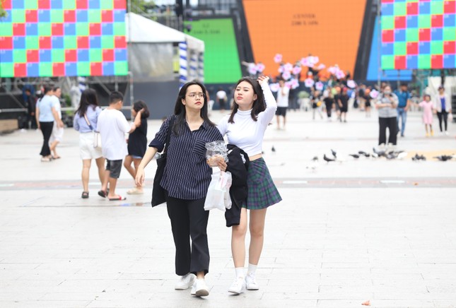 Ho Chi Minh City makes Times Square like New York photo 1