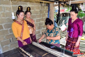 The beauty of Lao ethnic costumes in Muong Va village