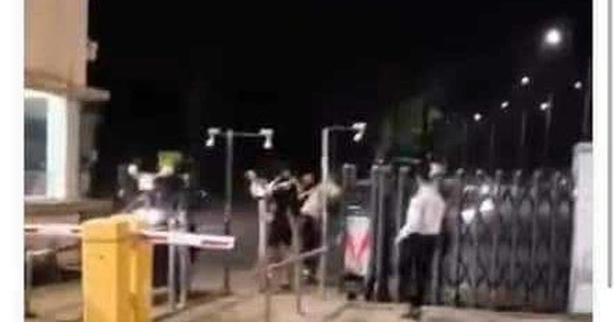 طالب متهم بالضرب على يد حارس الأمن.. ماذا قالت إدارة السكن الجامعي في مدينة هوشي منه؟