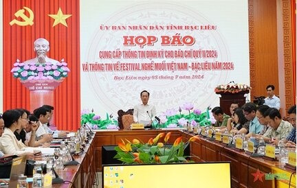 Tại buổi họp báo định kỳ quý II-2024 tổ chức ngày 5-7, chủ tịch UBND tỉnh Bạc Liêu Phạm Văn Thiều thông tin Festival muối được tổ chức từ ngày 26 đến ngày 28.12.2024. Ảnh: Nhật Hồ  