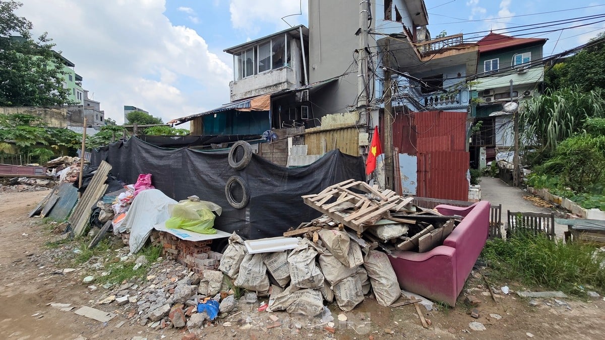 Hanoi : une route de 420 m de long d'une valeur de 1 400 milliards de VND n'est toujours pas terminée après 8 ans Photo 11