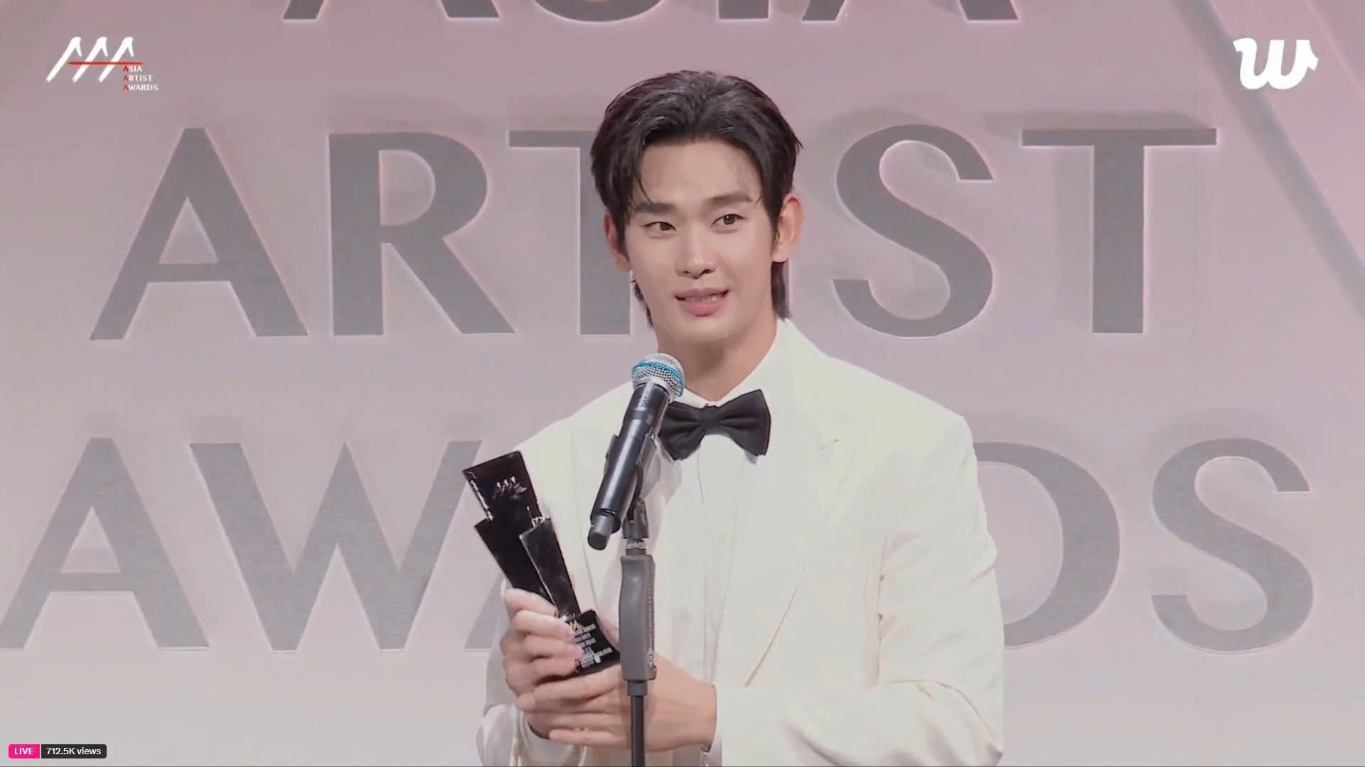 AAA 2024: NewJeans xuất hiện sau loạt ồn ào, Byeon Woo Seok bội thu giải thưởng - Ảnh 9.