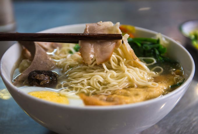 Wonton noodles - one of the dishes loved by Hanoians. Photo: Xuan Phuong