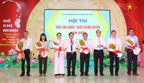 Phu Giao District: More than 200 contestants attend the "Skillful Civil Affairs" contest