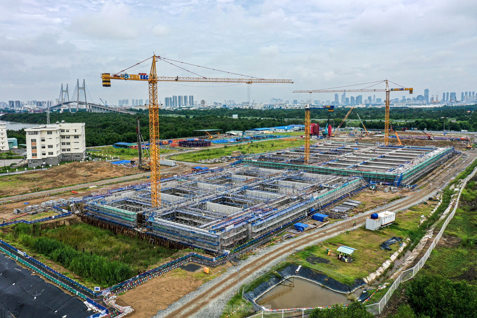 ภาพระยะใกล้ของโรงบำบัดน้ำเสียมูลค่า 6,000 พันล้านดอง ซึ่งเป็นโรงบำบัดน้ำเสียที่ใหญ่ที่สุดในเอเชียตะวันออกเฉียงใต้ ในนครโฮจิมินห์ ภาพที่ 5