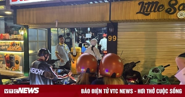 Le parking de Ho Chi Minh-Ville « complet » le soir du Nouvel An, 60 000 VND/tour, toujours pas de place pour se garer