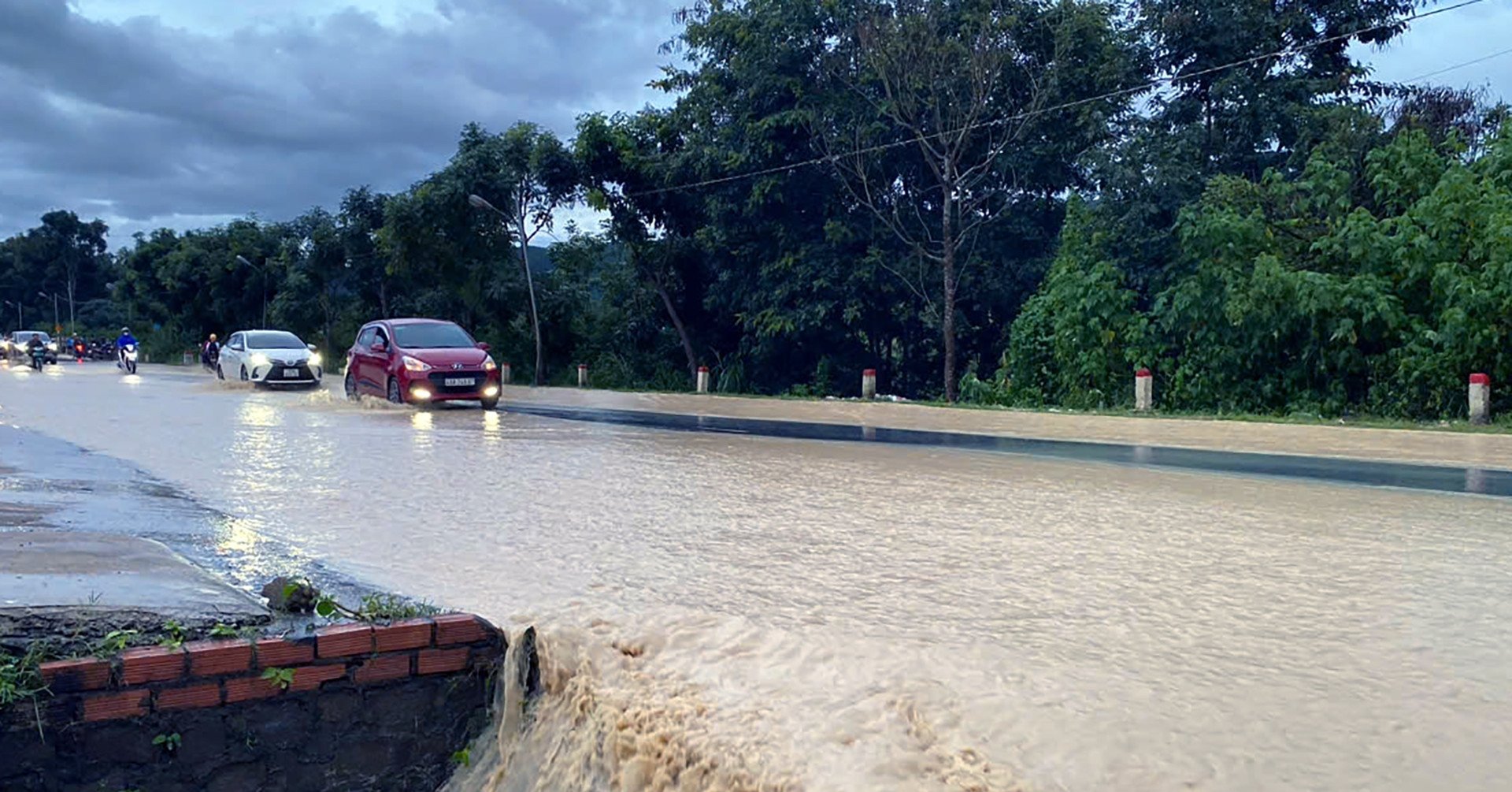 Wettervorhersage 12. Oktober 2024: Starker Regen im zentralen Hochland und im Süden, Gewitterwarnung