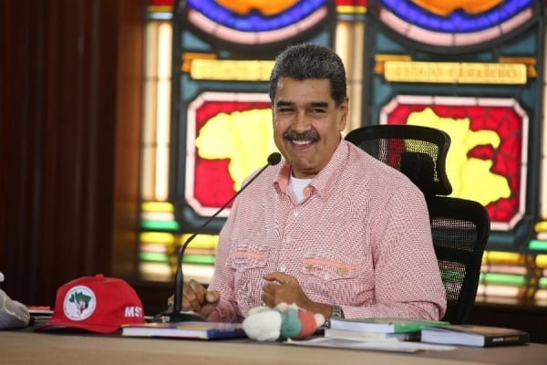 Tổng thống Venezuela Nicolas Maduro "thay máu" Nội các