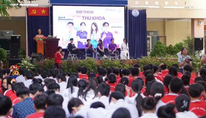 Nhiều bí quyết đạt điểm cao được hé lộ tại "Đối thoại cùng thủ khoa 2023"