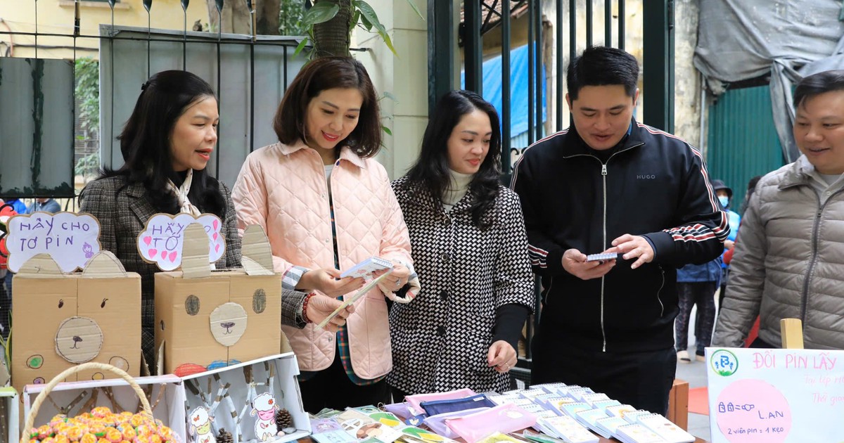 Los líderes del Frente Patrio de la Ciudad asistieron al "Día del Reciclaje 7" del barrio de Hang Bai