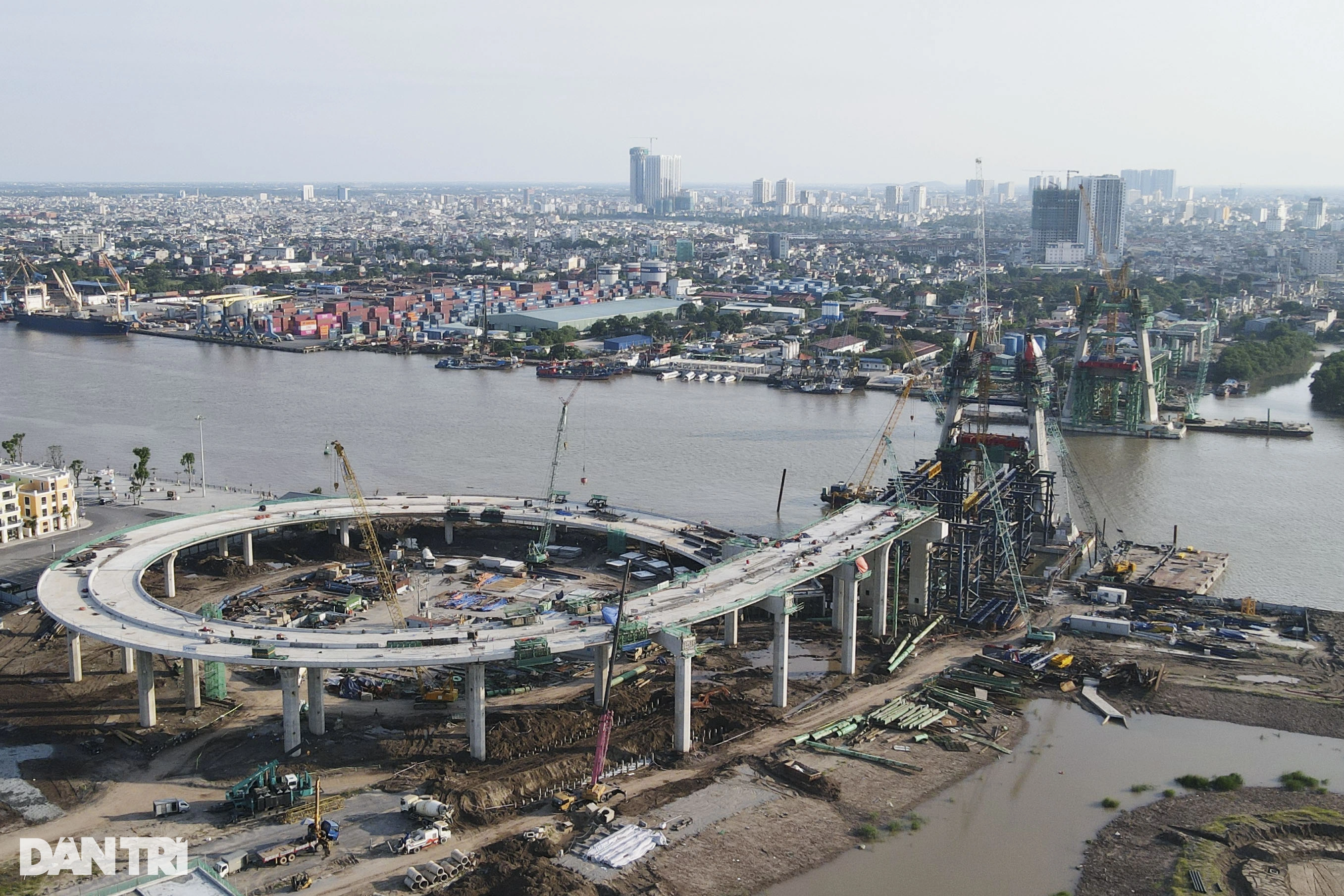 El Puente Real de casi 2 billones de VND está tomando forma en Hai Phong