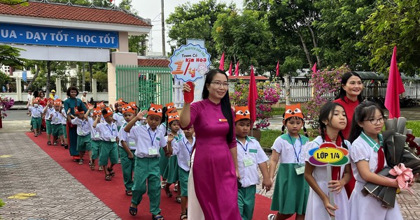 ¿Qué grupo de estudiantes recibió 158 mil millones de VND en apoyo de matrícula de Quang Nam?