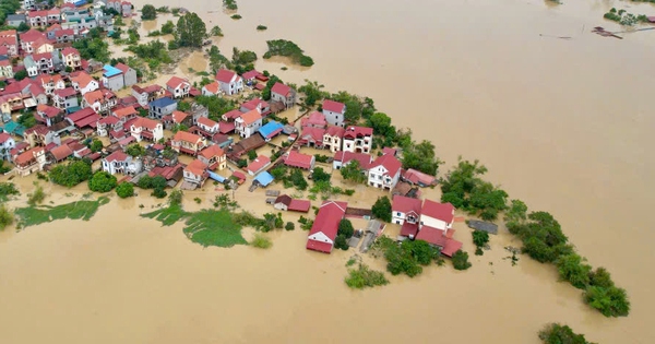 Une « oasis » apparaît dans la banlieue de Hanoi, des milliers de personnes vivent sans électricité ni eau.