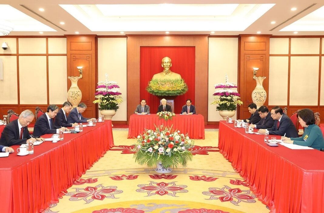 Scene of the phone call between General Secretary Nguyen Phu Trong and French President Emmanuel Macron at the Party Central Committee Office. Photo: Tri Dung – VNA