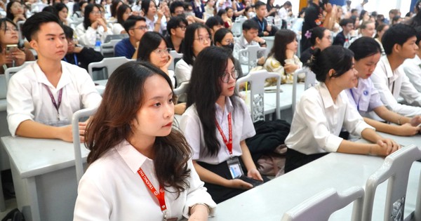 Le ministère de l'Éducation et de la Formation confie 5 tâches importantes à l'Université de droit de Hô-Chi-Minh-Ville