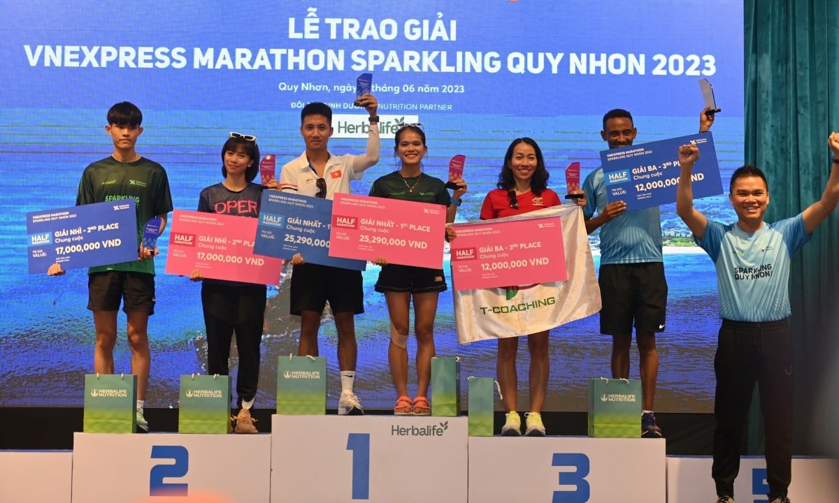 VnExpress Marathon Quy Nhon 2023 awards over one billion VND in prizes