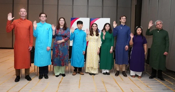 Ceremonia de juramento de nueve voluntarios del Programa de Paz en Ciudad Ho Chi Minh