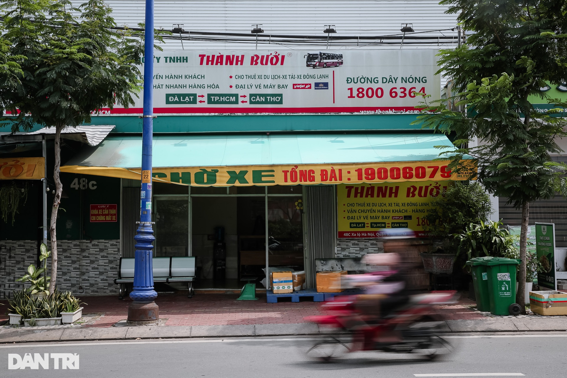 Văn phòng, nhà chờ của hãng xe Thành Bưởi vắng vẻ khi dừng hoạt động - 12