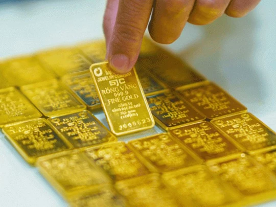 Precio mundial del oro el 27 de diciembre de 2024: ligero aumento en un contexto de mercado tranquilo