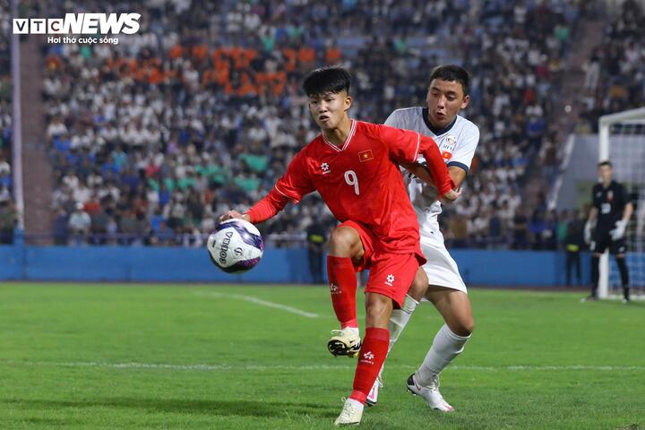 U17 វៀតណាម​បរាជ័យ​ក្នុង​ការ​ឆ្លៀត​ឱកាស​ប៉ះ U17 Kyrgyzstan។