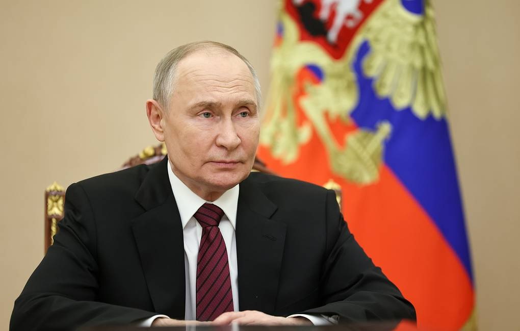 Russian President Vladimir Putin apologizes for the Azerbaijan plane crash photo 1