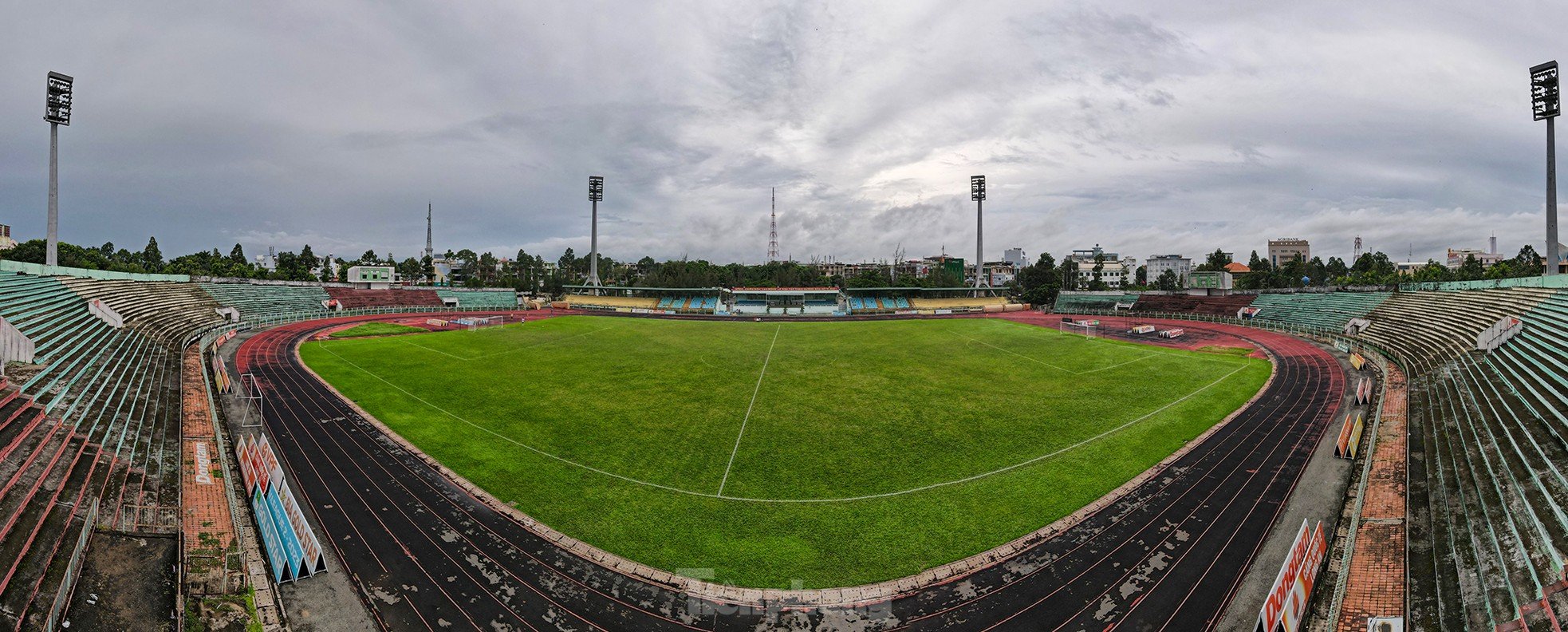 Über 900 Millionen VND für die Renovierung des Long An-Stadions Foto 9