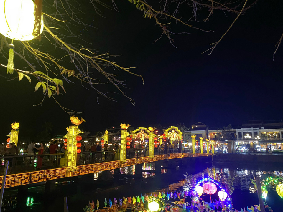 Say đắm vẻ đẹp dịu dàng của phố cổ Hội An - Ảnh 14