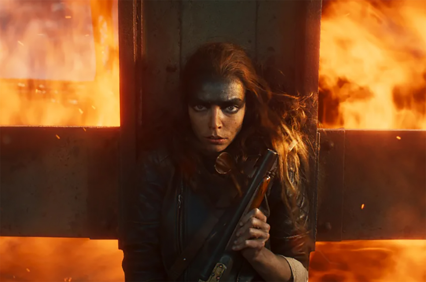 Anya Taylor-Joy hỏi đàn chị Charlize Theron trước khi đóng 'Furiosa: A Mad Max Saga'- Ảnh 1.