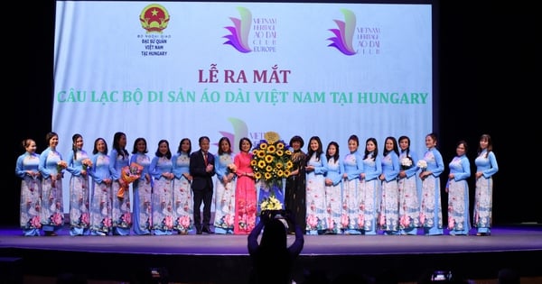 Promoción del Ao Dai vietnamita en Europa