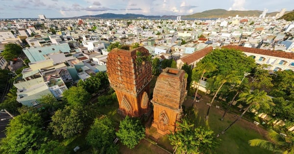 クイニョンビーチタウンの中心にある、ほぼ1000年前に建てられたチャム塔を訪ねましょう。