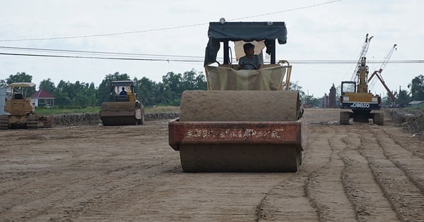 Piloting sea sand for Hau Giang highway foundation