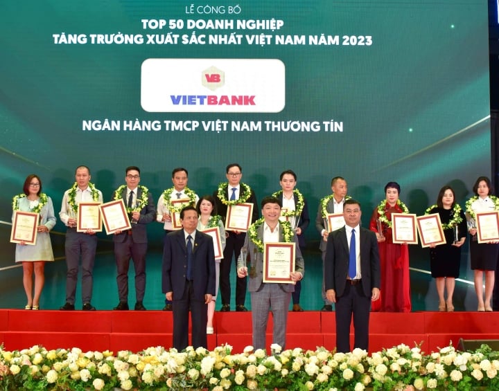 Vietbank ist weiterhin in den Top 50 der am schnellsten wachsenden Unternehmen in Vietnam - 1