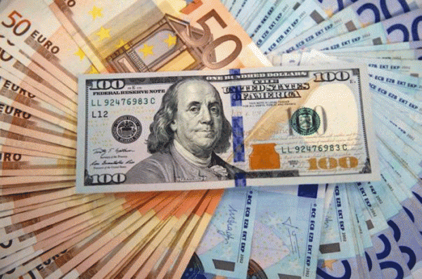 US Dollar “Turns Around” to Decrease Slightly