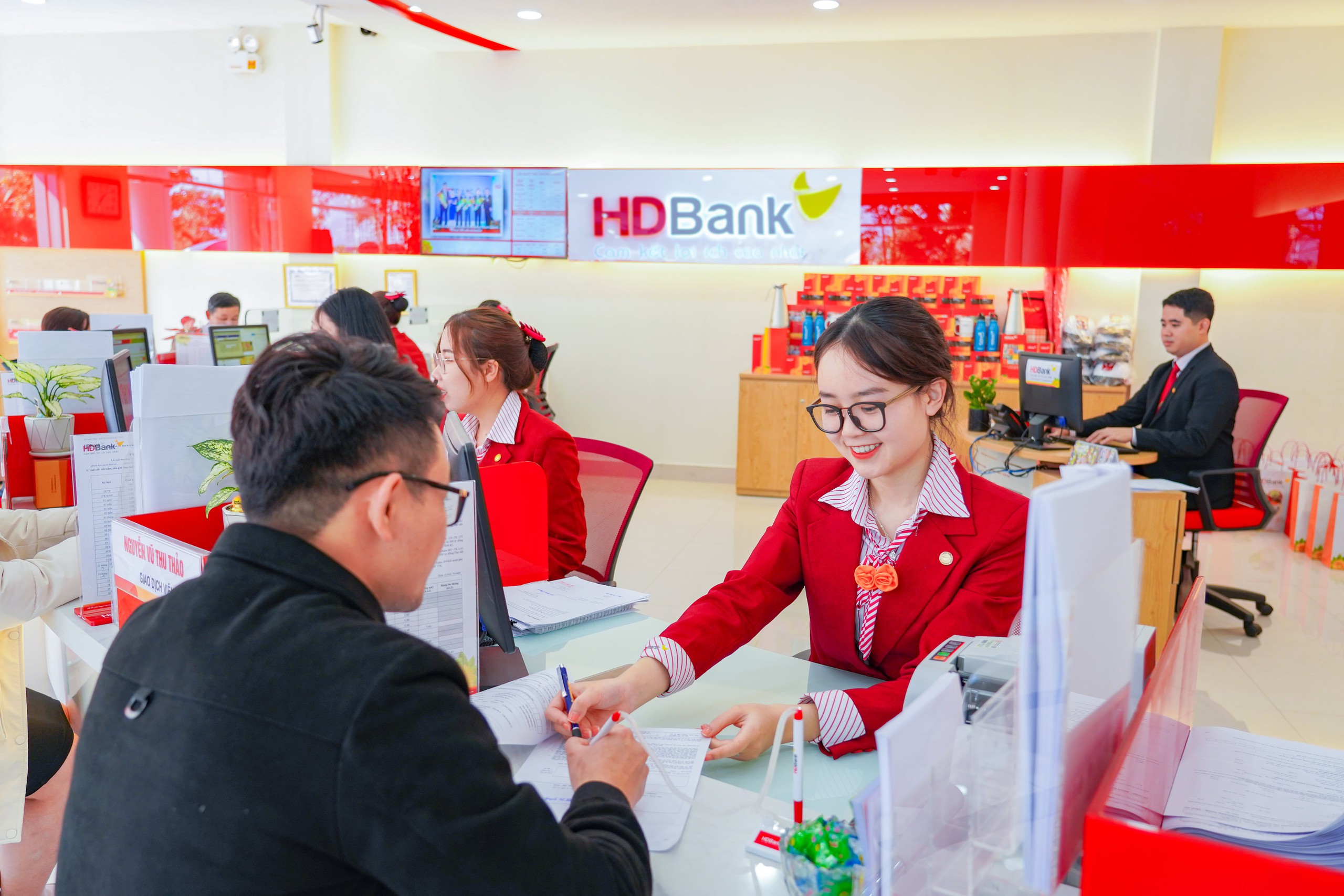 'Tỉ phú' đầu tiên trong năm 2024 của HDBank sắp xuất hiện- Ảnh 2.